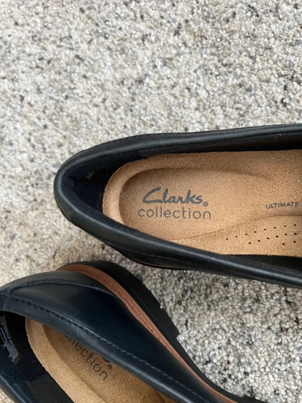 Clarks Westlynn Bella Black Leather Tassel Loafers with Brown Trim - Picture 2 of 9